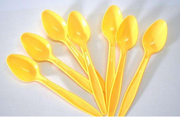 朗格注塑機(jī)生產(chǎn)玉米勺